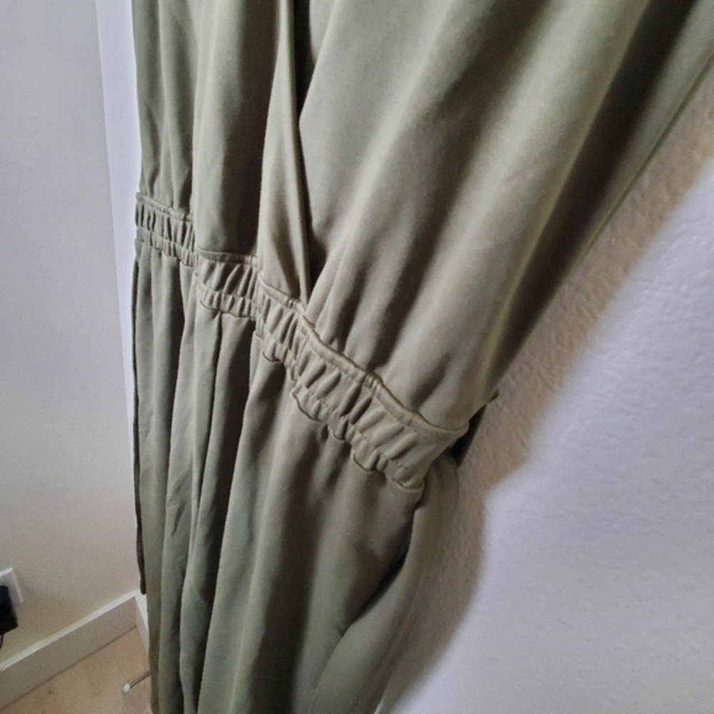 Caralyn Mirand NWT The Drop Women's Olive Green Sleeveless Wrap Jumpsuit - Picture 5 of 14
